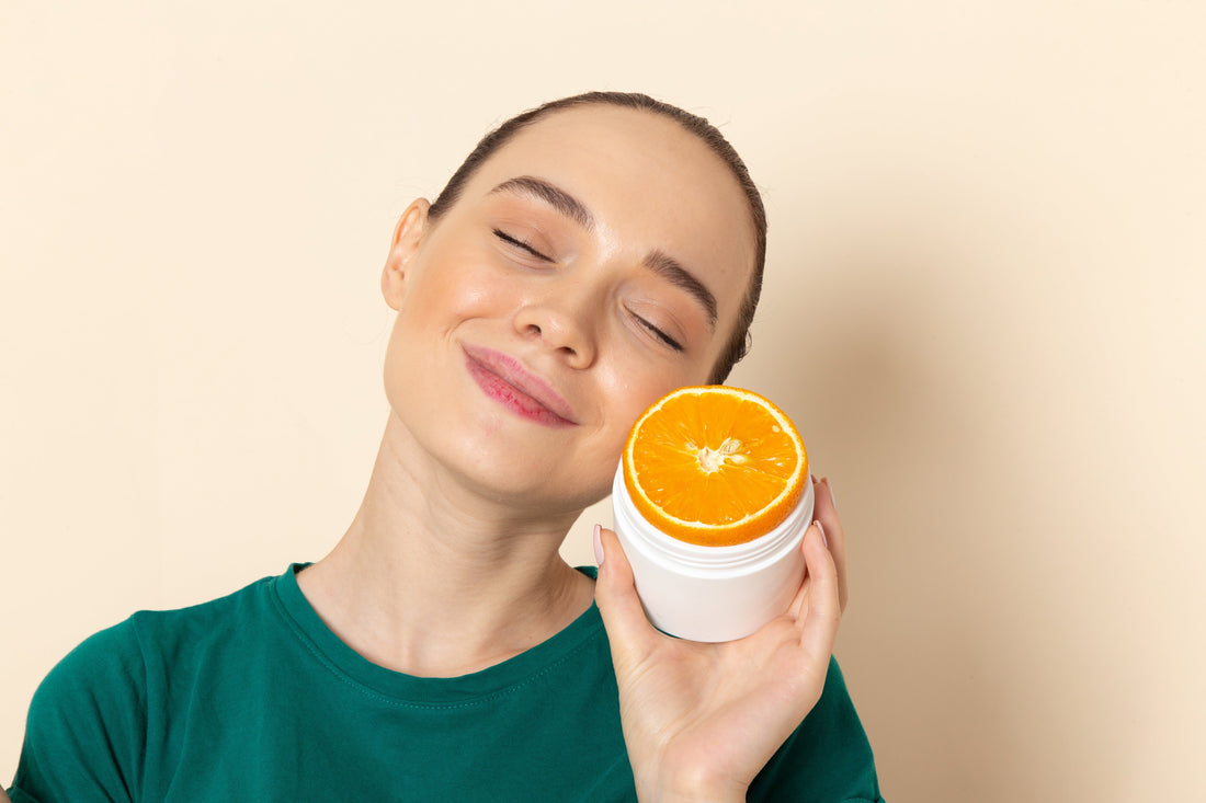¿Para qué sirve la vitamina C en la piel? Beneficios y cómo integrarla con eficacia en tu rutina facial